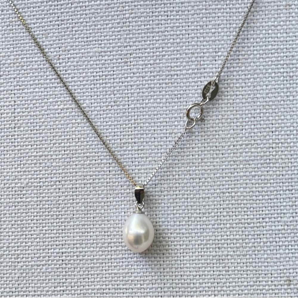 Oval White Freshwater Pearl Pendant Necklace w/ 9” Sterling Silver Chain